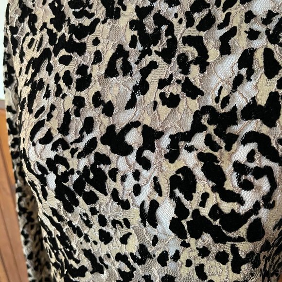 Women's Miss Me Black Velvet and Lace Pattern/Cream Top L - Picture 3 of 7